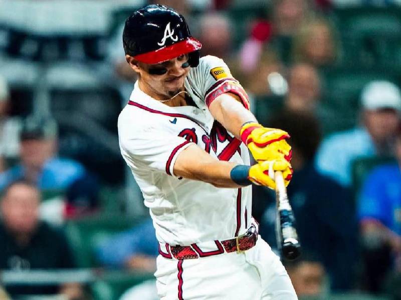 Mauricio Dubón y los Bravos de Atlanta cayeron ante Phillies en el segundo juego.