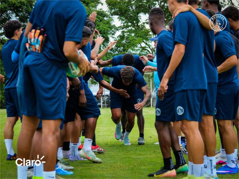 Marinacci y Jesús Batiz son recibidos con sorpresa en el entrenamiento de Motagua