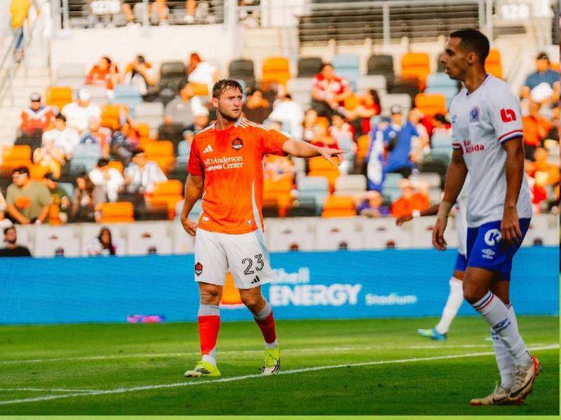 El Olimpia fue arrollado por el Houston Dynamo. Ni los extranjeros pudieron ante los embates de los de la MLS.
