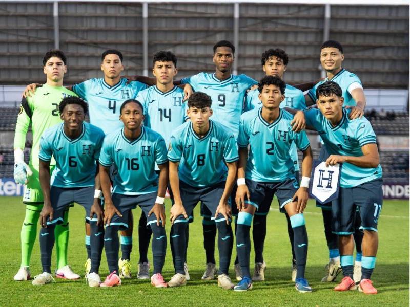 La Selección de Honduras no puede contra Panamá en el Estadio Universitario.