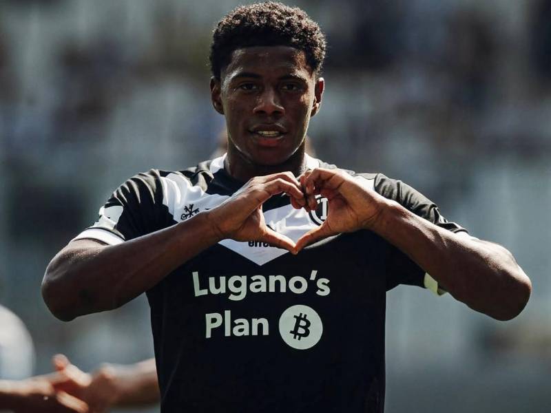 El hondureño Dereck Moncada está siendo protagonista en el fútbol europeo.