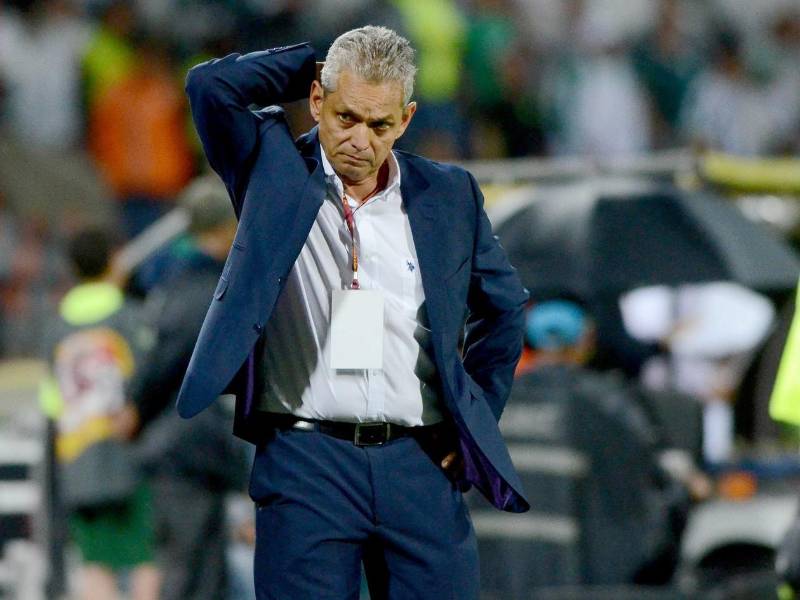 El exentrenador de la Selección de Honduras, Reinaldo Rueda, fue candidato para dirigir al Atlético Nacional de Colombia, equipo con el que ganó la Copa Libertadores, pero el equipo cerró a otro DT.