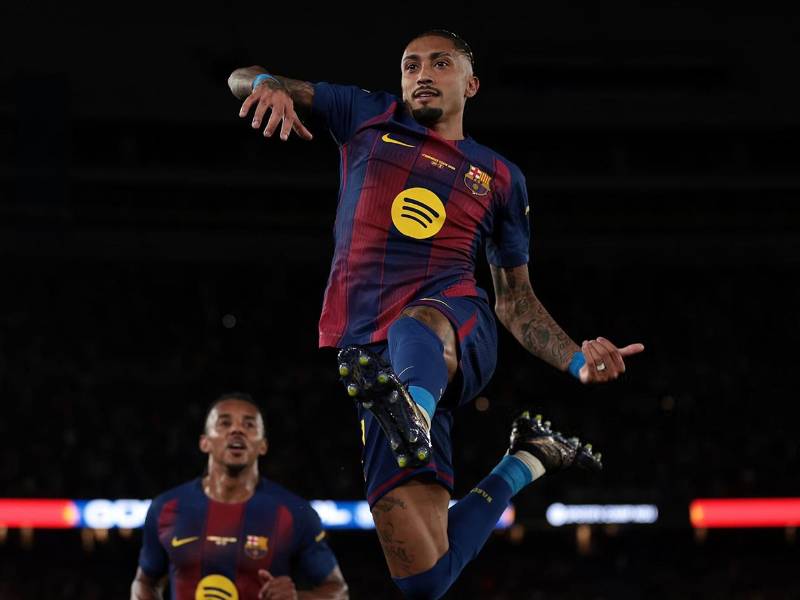 EN VIVO: ¡Raphinha firma un golazo de tiro de libre ante el Betis en el Camp Nou!