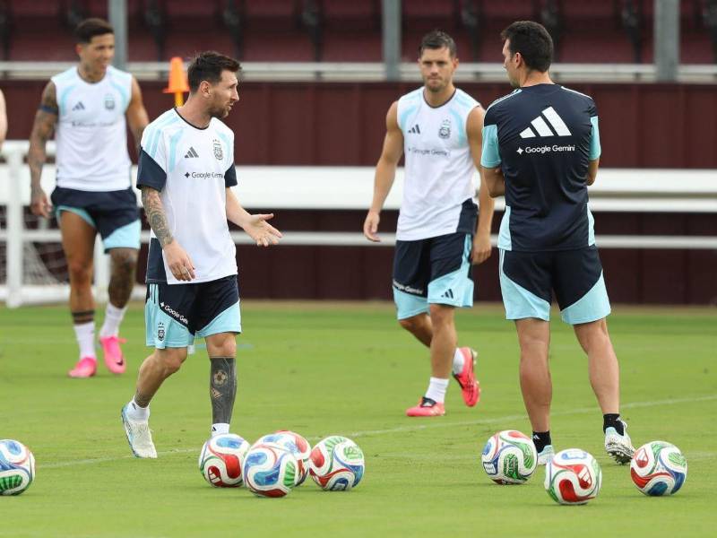 Argentina entrenó en Texas para el partido amistoso de esta noche contra Honduras. (Foto por Carlos Pérez / Diario Diez)