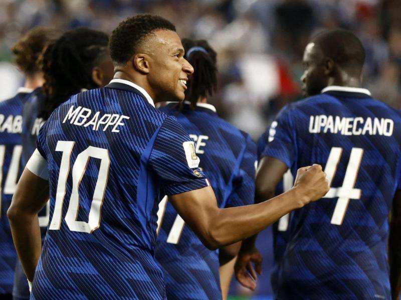 Kylian Mbappé hizo dos goles en la victoria de Francia que avanza a los 16avos de final del Mundial 2026.