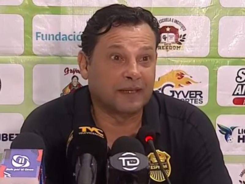 Jeaustin Campos en la conferencia de prensa luego del contundente triunfo de Real España ante Platense en el Morazán.