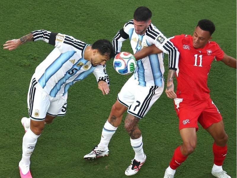 Argentina y Suiza se miden por un boleto a semifinales del Mundial.