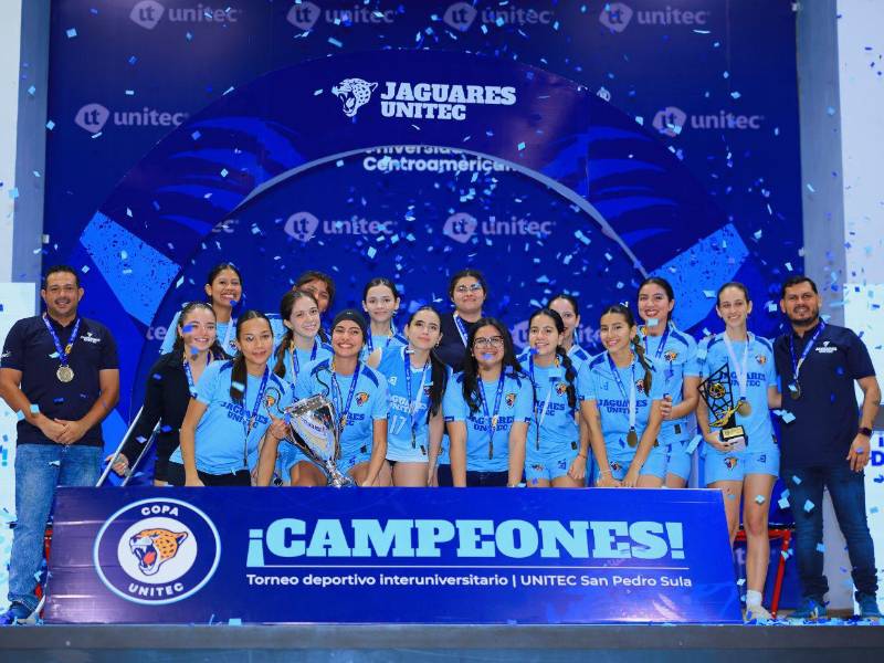 Jaguares UNITEC, equipo ganador del primer lugar de Fútbol Femenino.