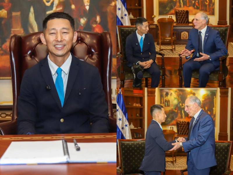 El mandatario de Honduras recibió al influencer japonés en la Casa de Gobierno.