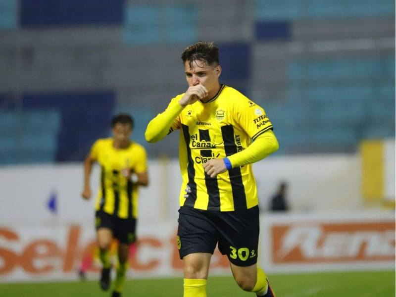 David Sayago anotó el primer gol de Real España ante Génesis PN.