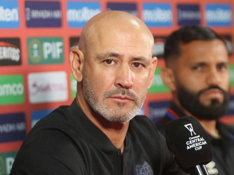 Espinel no se guarda nada y le responde a Villatoro: Se está manchando la historia de un club