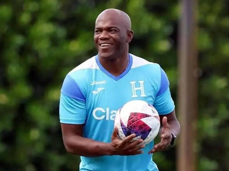 El Rey David Suazo sorprende a todos y reaparece: anunciaron su ‘fichaje’ en los últimos días y ya debutó oficialmente en su nuevo trabajo