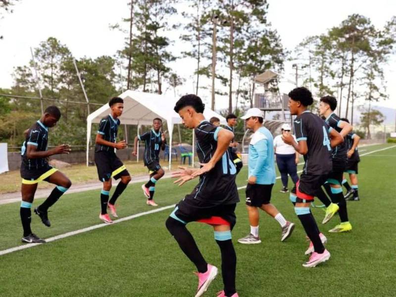 La Sub-15 entrenó a finales de agosto en el la Casa de la H de Siguatepeque.
