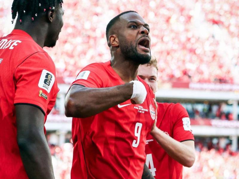 Cyle Larin hizo el empate de Canadá frente a Bosnia en el tercer partido correspondiente a la Copa del Mundo.