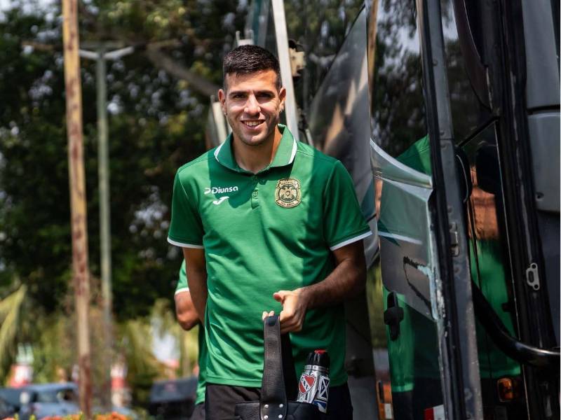 ¡Marathón ya viaja a Tegucigalpa! El conjunto sampedrano salió este sábado a la capital de Honduras, previo a la gran final del fútbol hondureño. FOTOS: Mauricio Ayala.