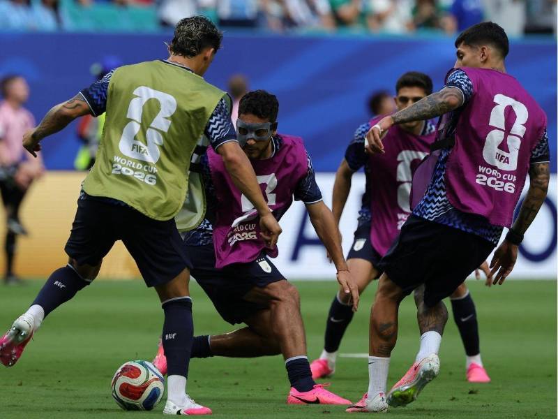 Uruguay y Cabo Verde se miden por la segunda jornada del Mundial.