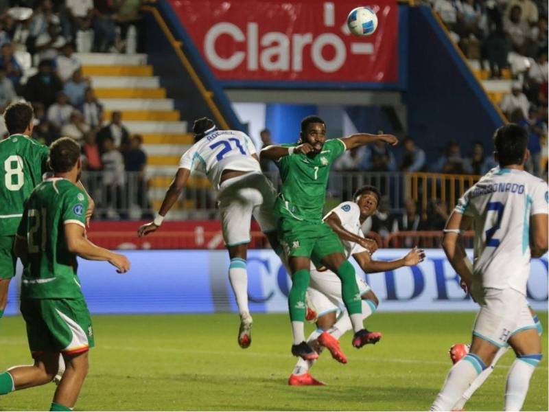 ¡Batacazo a Honduras! Surinam tumba a La H y lo deja en estado crítico en la Nations