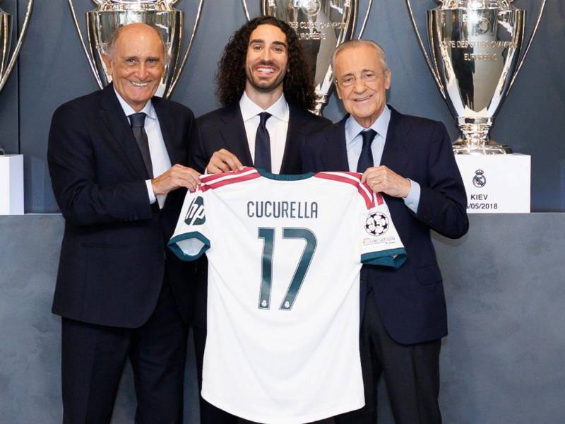 Cucurella ya posa con las 15 copas de Europa del Real Madrid: Es un día especial para mí