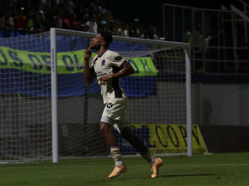 Kilmar Peña fue el anotador del gol que le dio el empate a Olimpia ante los Potros de Olancho.