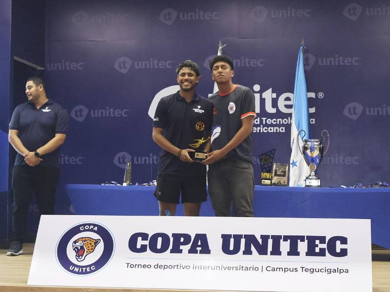Anthony Xavier Medina Midence de Jaguares UNITEC y Ángel Gabriel Guevara de la UPNFM fueron reconocidos como los porteros menos goleados del torneo de fútbol masculino, gracias a sus destacadas actuaciones bajo los tres palos.