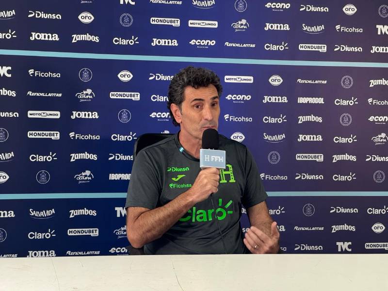 El entrenador español dejó claro que nadie está vetado de la Selección de Honduras.