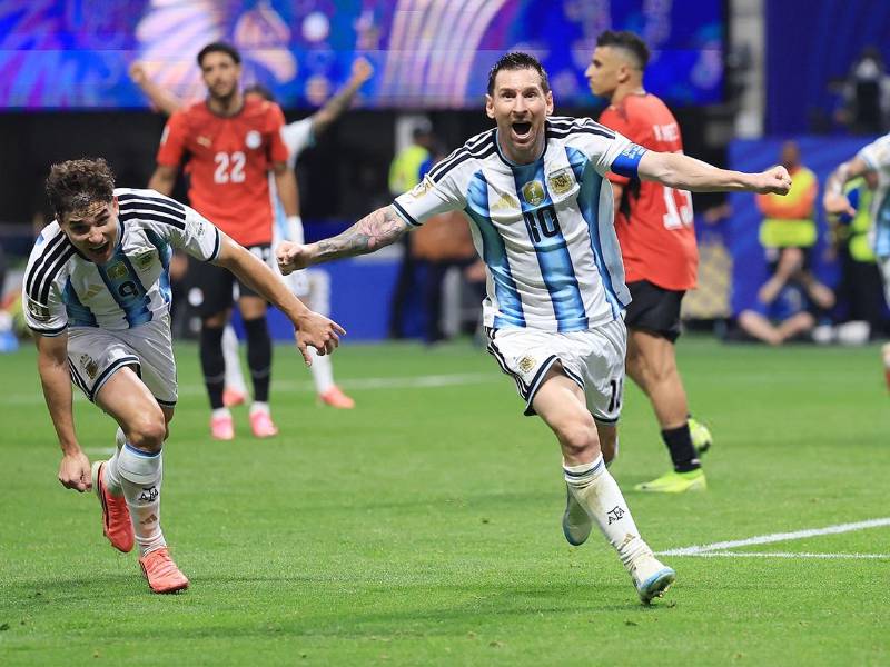 Leo Messi anotó el empate de Argentina y llegó a los 21 tantos en las Copas del Mundo y lleva ocho en la presente edición.