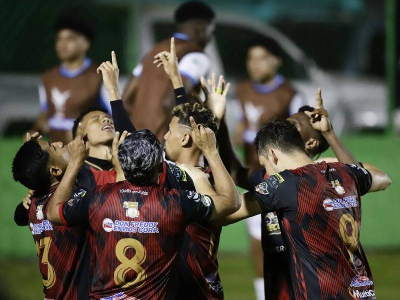 El CD Choloma salvó la categoría en la última jornada tras vencer a Marathón pero ahora está sin presidente y sin entrenador.