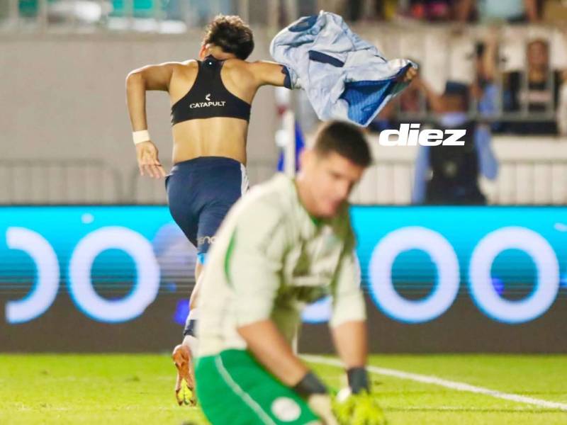 Jhen Clever Portillo corre feliz luego de anotar el gol del título y el meta Jonathan Rougier queda dolido. Fotos Marvin Salgado y Mauricio Ayala.