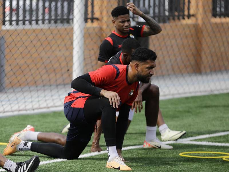 El portero César Samudio entrenando con la Selección de Panamá durante la preparación de un partido eliminatorio.