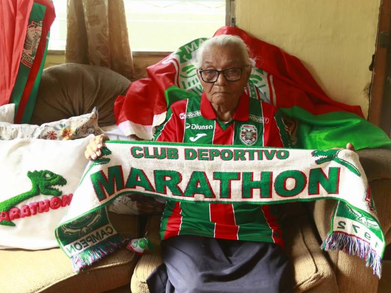 Doña Victorina Peña, estará este día en el estadio Morazán esperando una victoria de su querido Monstruo Verde.