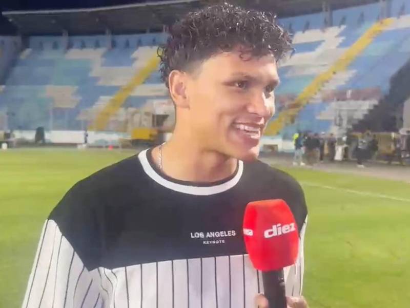 Denil Maldonado viene saliendo de una lesión y alcanzó a jugar varios partidos en Rusia. Ayer estuvo en el estadio Nacional Chelato Uclés. Foto captura de video.