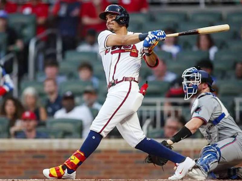 El hondureño Mauricio Dubón se hizo sentir con su destacada actuación en Fenway Park. Foto Braves.
