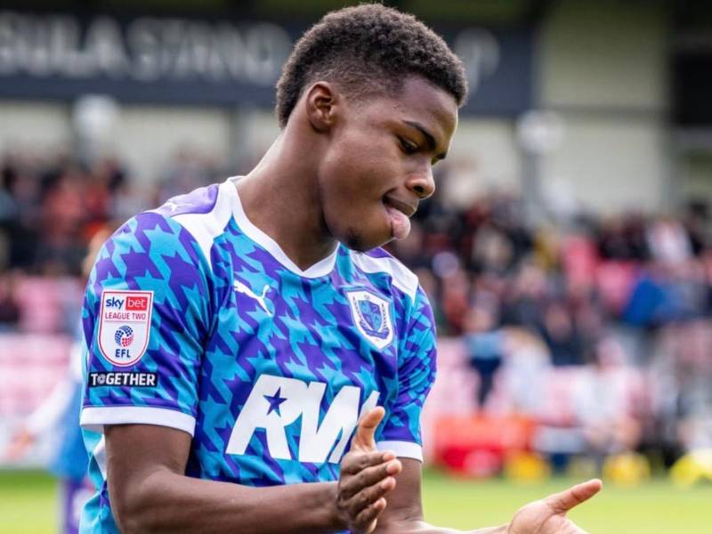El delantero hondureño, Keyrol Figueroa, disputó sus primeros minutos con el Port Vale de la cuarta división de Inglaterra.