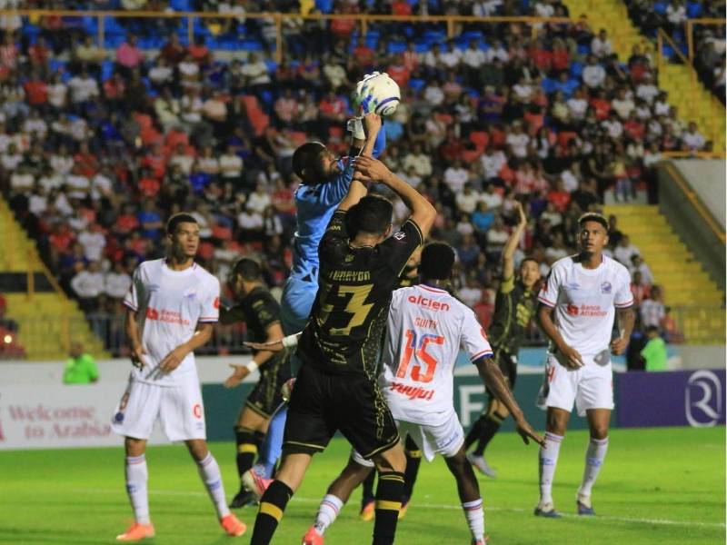 83': Édrick Menjívar ha salvado a Olimpia ante Mixco en la Copa Centroamericana.