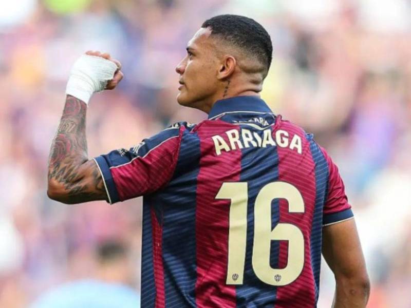 Kervin Arriaga afronta sus últimas horas como jugador del Levante y se unirá pronto al AEK de Atenas.
