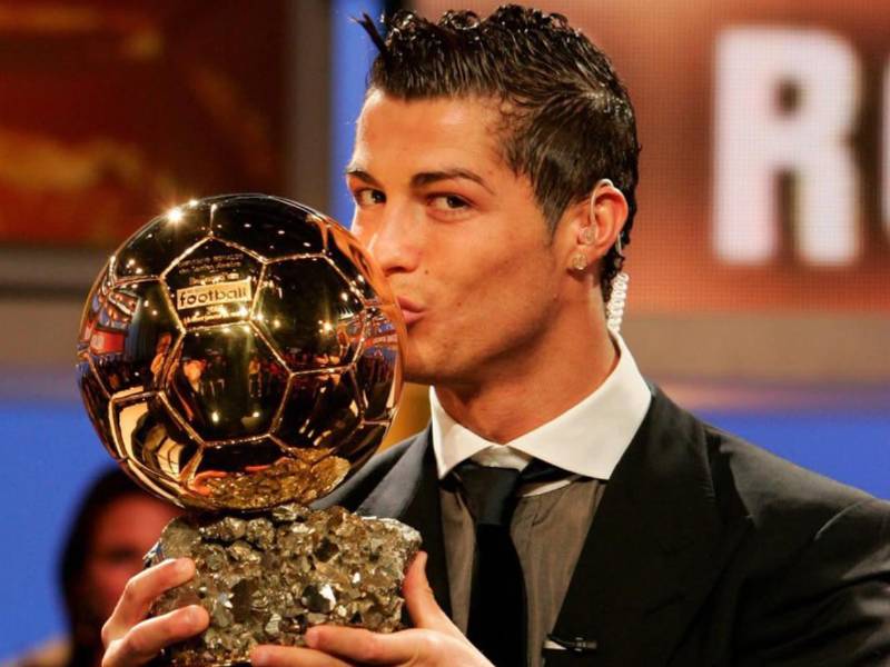 El delantero portugués fue el ganador del Balón de Oro de todos los tiempos, según France Football.