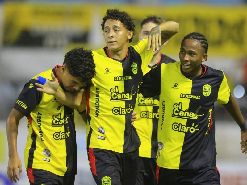 Real España se mide al Independiente por la jornada 3 del torneo Apertura. (Foto por Moisés Valenzuela)