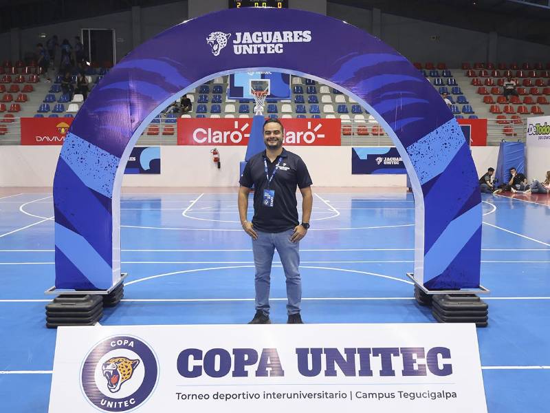Josué Sánchez, coordinador de Deportes de UNITEC, destacó el crecimiento del deporte universitario y la importancia de crear espacios que fortalezcan el desarrollo integral de los estudiantes.