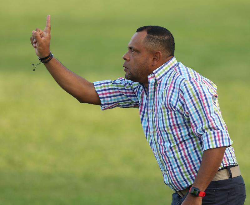 Vida tiene nuevo entrenador: Raúl Cáceres toma el banquillo rojo tras la separación de Júnior Izaguirre