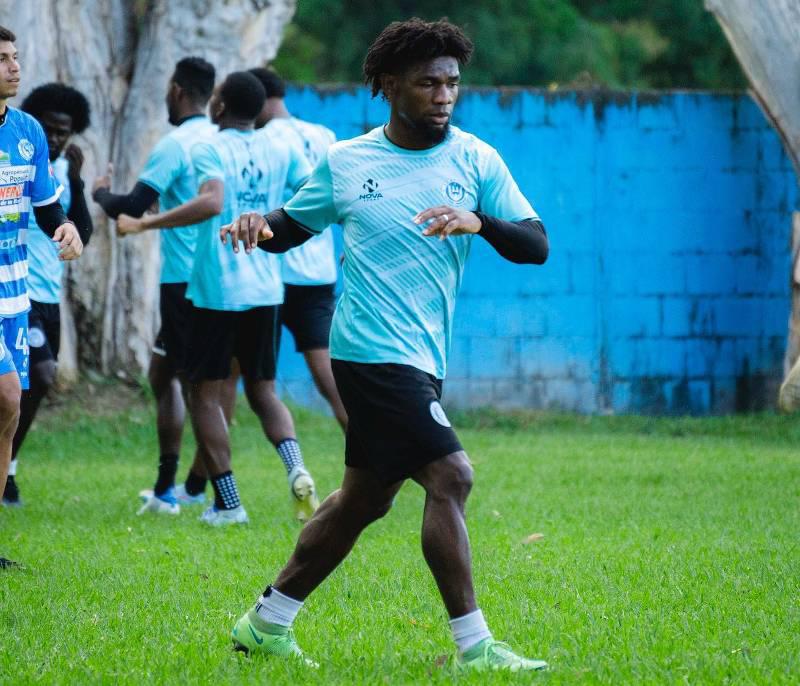 Con la pólvora mojada: ¡Óscar Raí Villa y 14 delanteros más han quedado a deber en la Liga Nacional de Honduras!