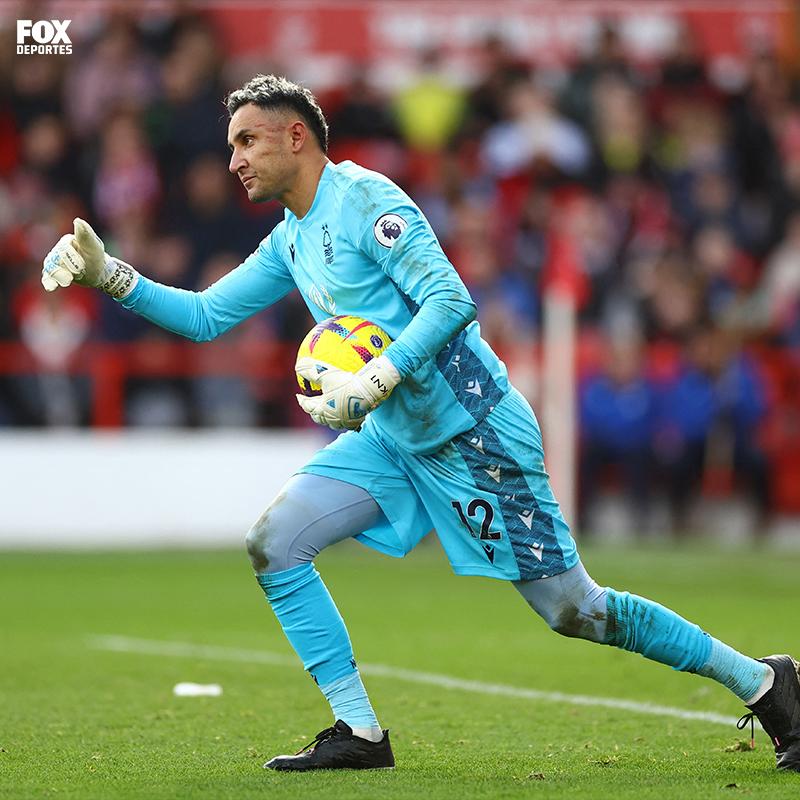 Duro golpe en la cara, nuevo dorsal y termina MVP: Así fue el dulce debut de Keylor Navas en la Premier League (FOTOS)