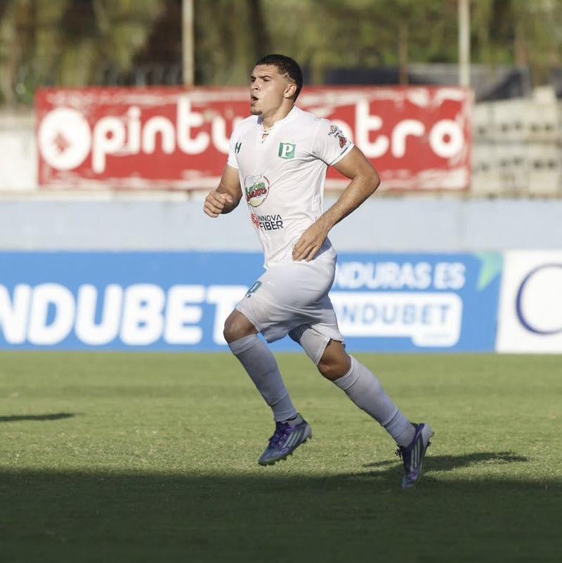 ¿De olvidados a soluciones? Ante la plaga de lesiones, Rueda busca recursos para rendir en la Selección de Honduras