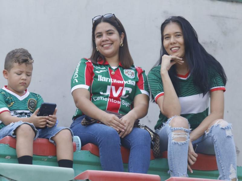 ¿Dónde quedó el pacto de paz? La cruel burla de Marathón a Real España y las bellas chicas que engalanan el Yankel