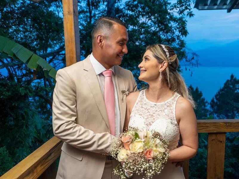 La decisión de Iván Barton y su esposa antes del Mundial 2026: ¿quién es ella?