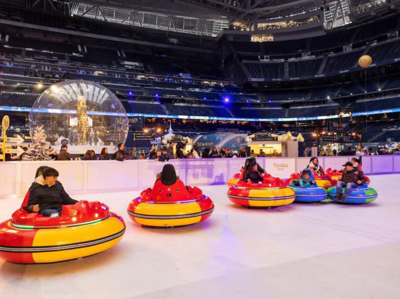 Primero un partido de NFL y ahora un pueblo navideño: así transformaron el Santiago Bernabéu, estadio del Real Madrid