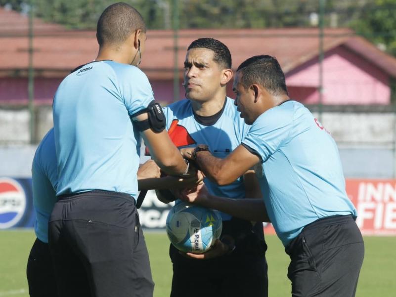 Marathón celebra en la casa de Platense, tristeza en Puerto Cortés, el gesto de Pablo Lavallén y el tremendo error del árbitro