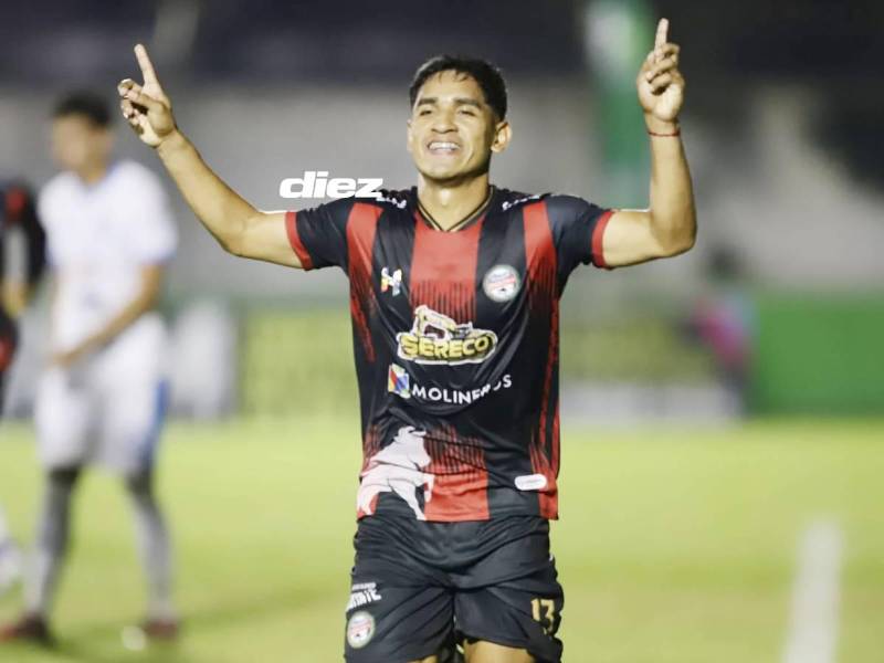 Marco Tulio Aceituno abrió el marcado en el duelo donde CD Choloma celebró ante Victoria. Fotos Héctor Paz.