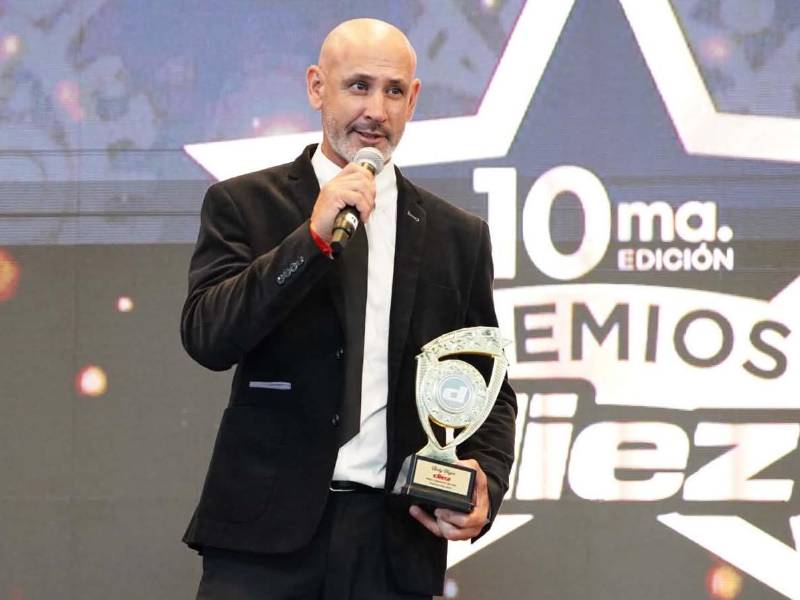 Eduardo Espinel gana el Premio DIEZ al 'Mejor técnico del año 2025': Lo dedico a toda la gente de Olimpia