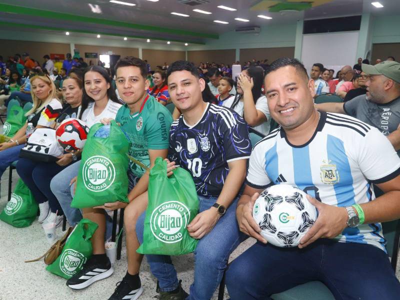 Más de 200 invitados participaron en la experiencia mundialista organizada por Cenosa junto a sus marcas Cemento Bijao y Acebisa.