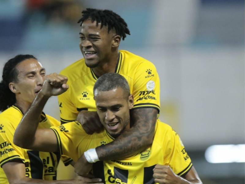 Real España recibe al Victoria por la jornada 11 del torneo Clausura. FOTOS PORTADA: Edwin Romero.